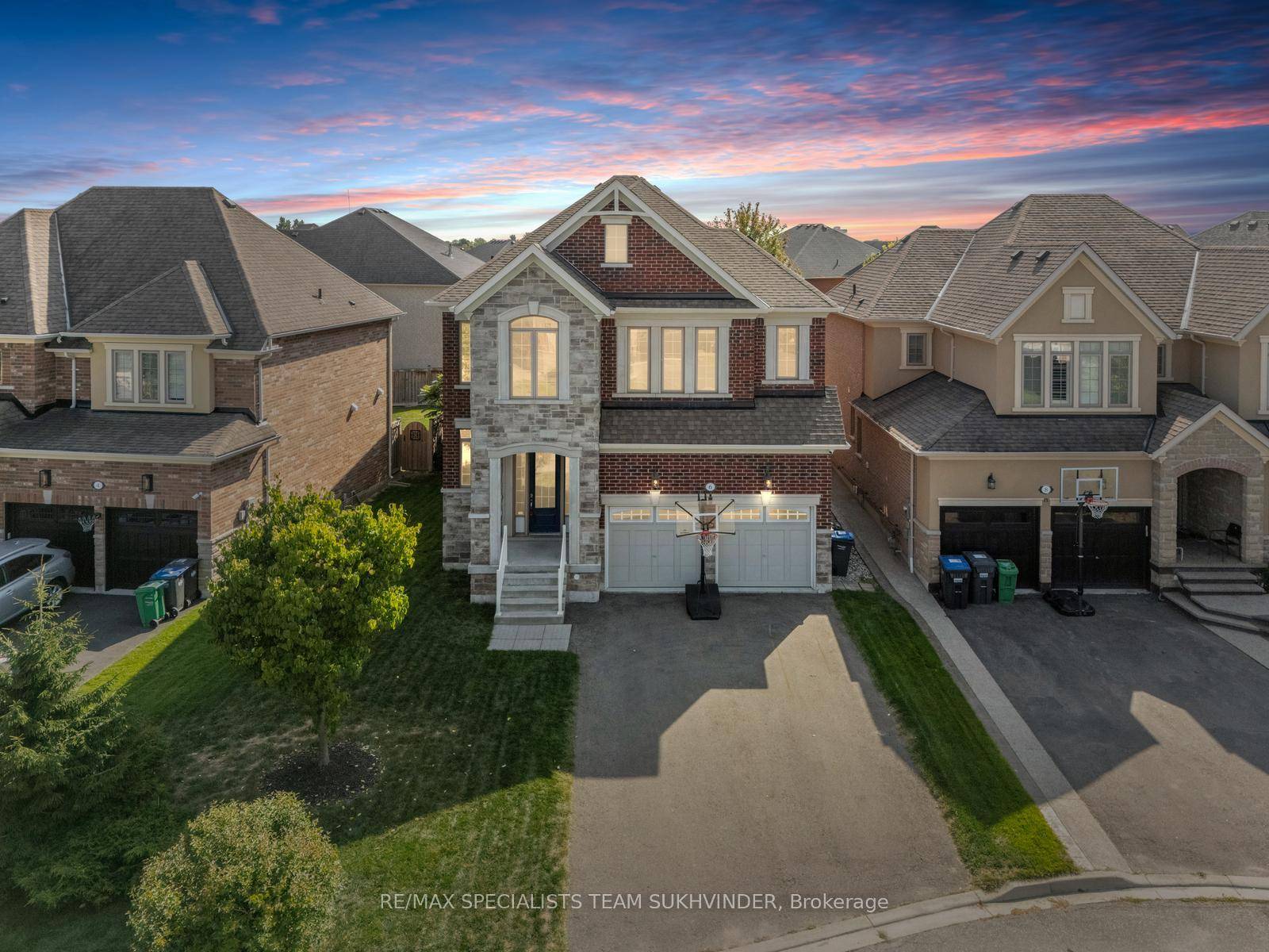 Stunning ! Located On A Quiet Private Court With Your Own Inground Saltwater Pool In Caledon, This Home Offers Over 4, 300 Sq Ft Of Living Space Including A Fully ...