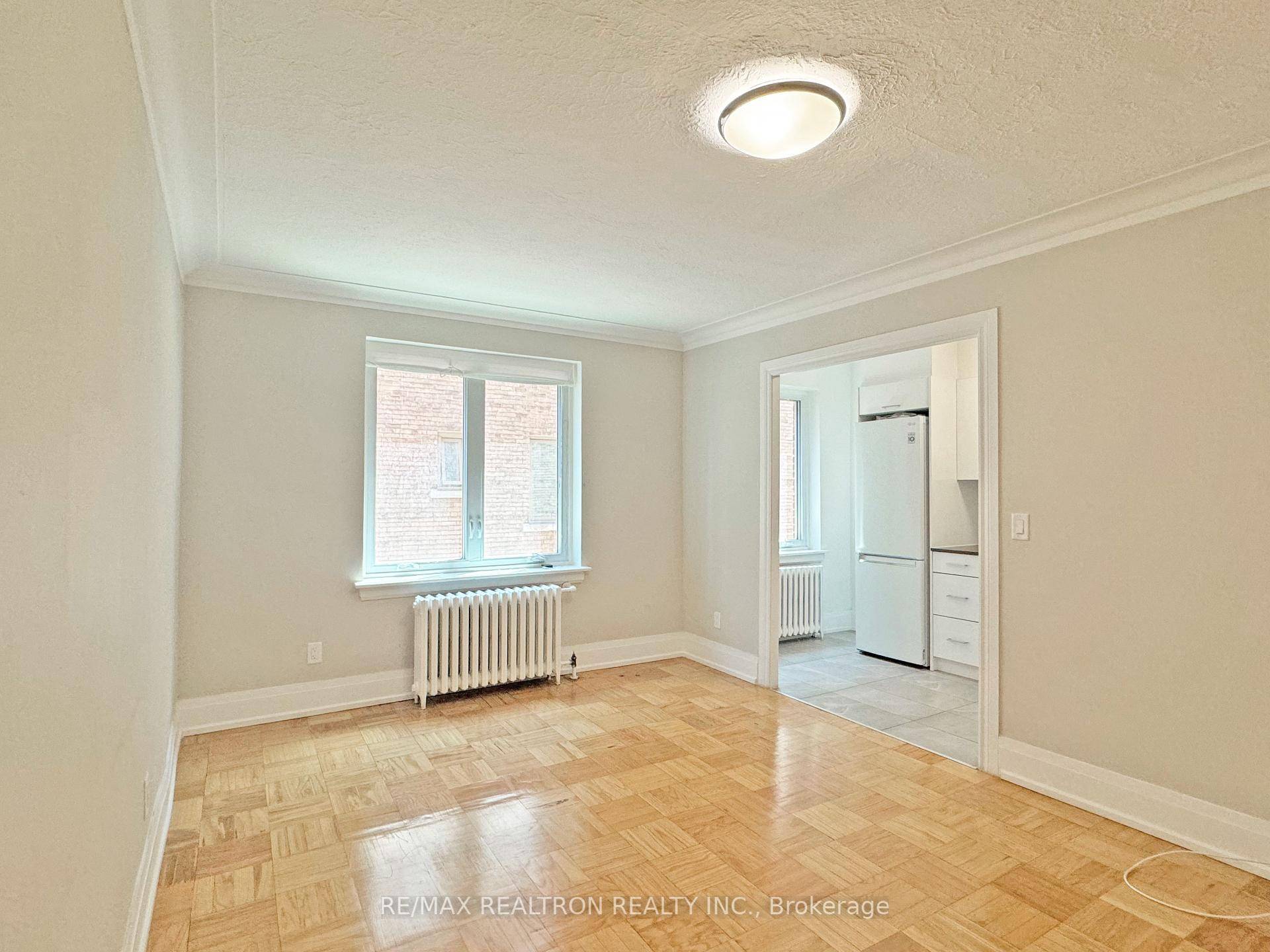 One month free rent Located in the prestigious Forest Hill in the heart of the city, this charming building combines character suites and rental value.