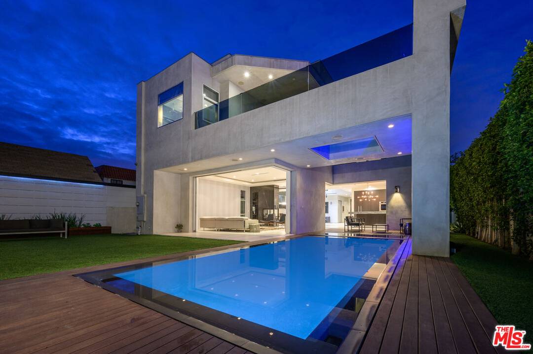 6660 COLGATE AVE 5BR Beverly Grove La