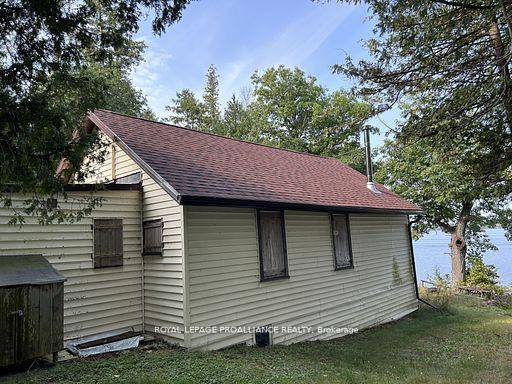 Discover potential on Margaret's Island with this fixer upper cottage, a 3 bedroom, 1 bath retreat boasting waterfront on both sides 170 feet on one side amp ; over 100 ...