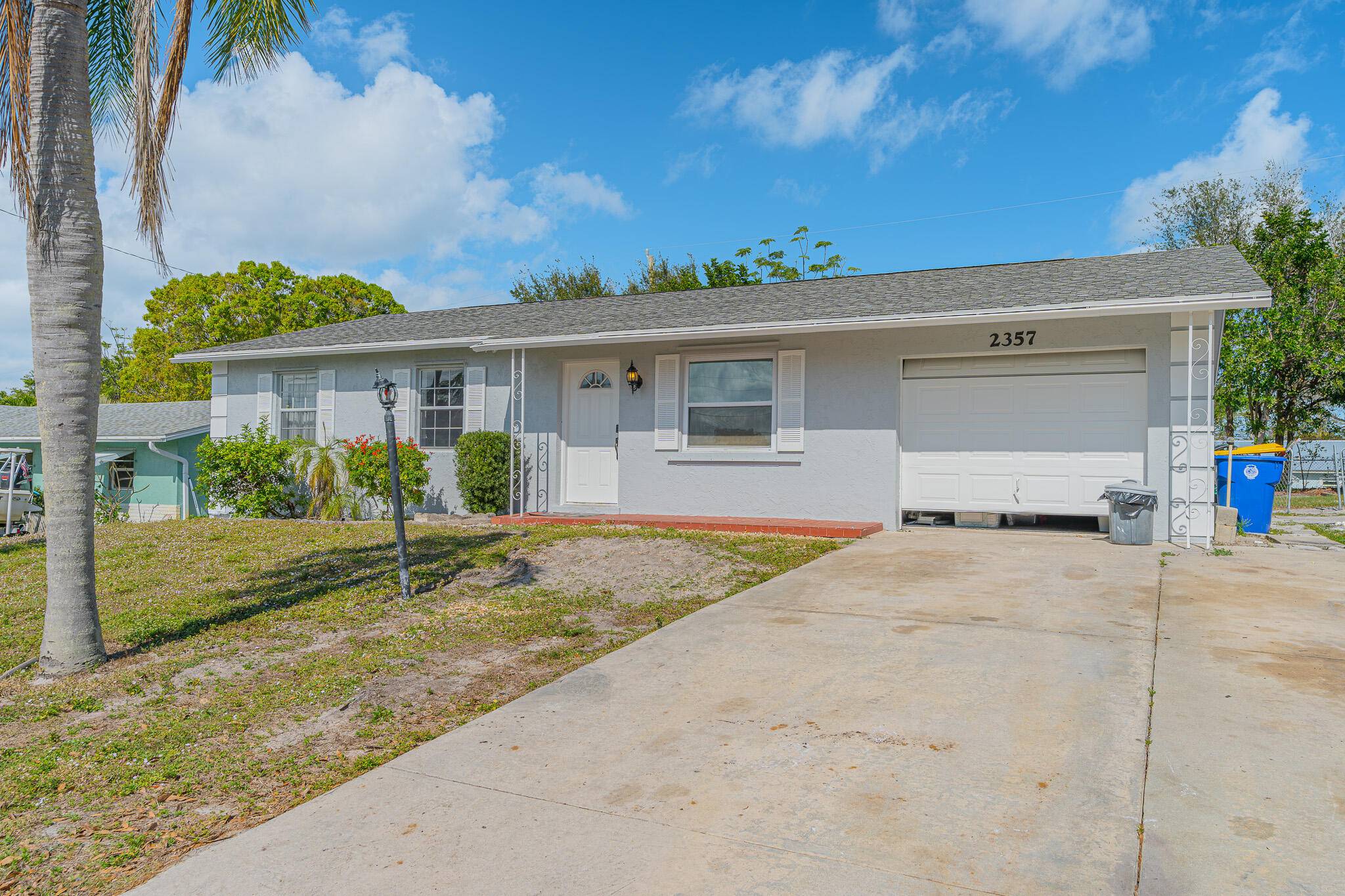 Let's Make a Deal. This 3 Bed 2 Bath 1 Car Garage Home Located in Leilani Heights.