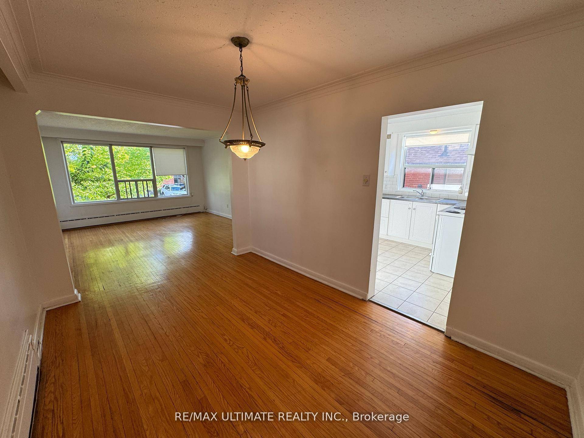 Well maintained main floor 3 bedroom unit complete with a full size living and dining area offers the perfect mix of comfort, convenience, and style.