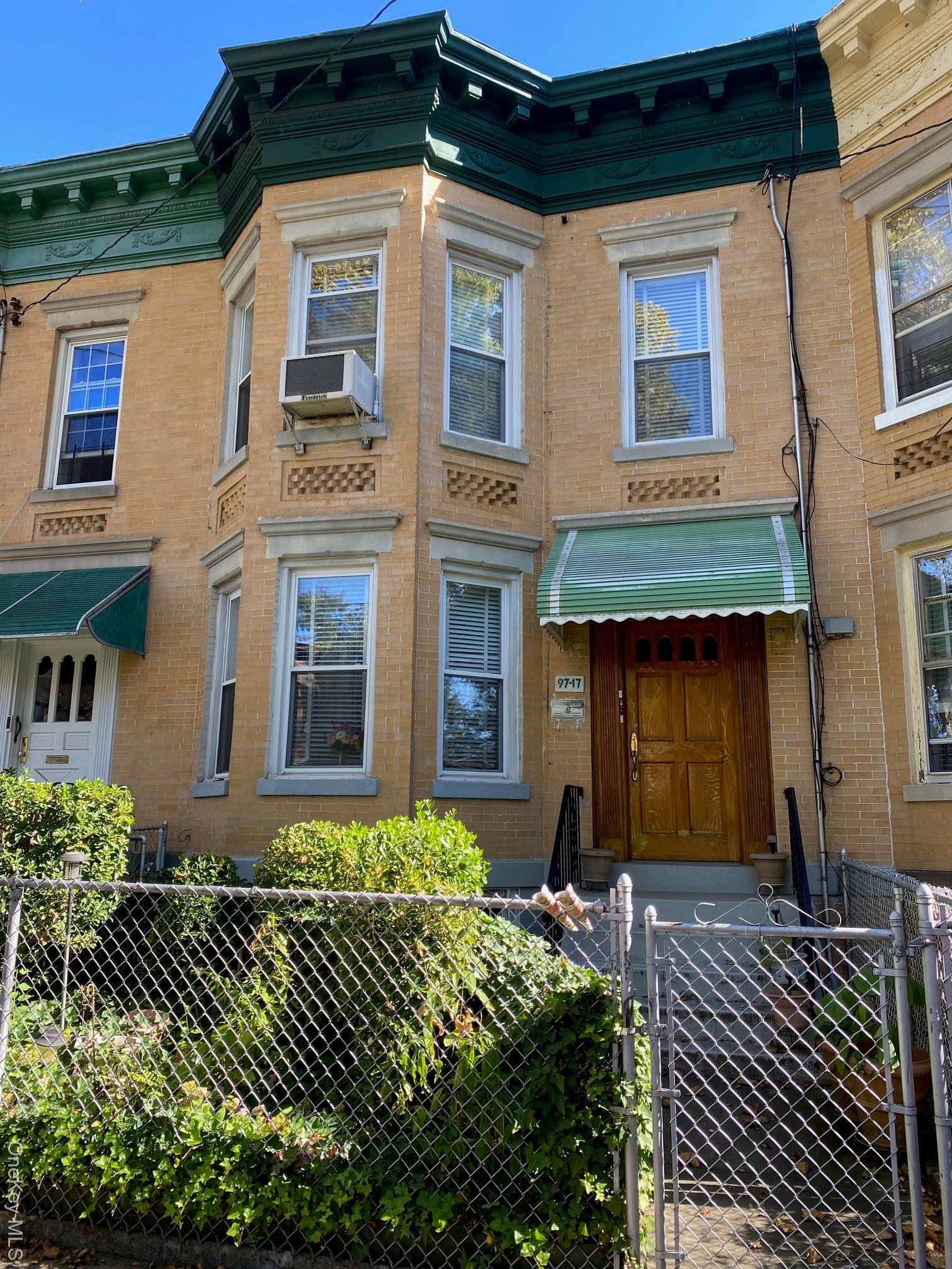 Private Ozone Park 1 City Line.