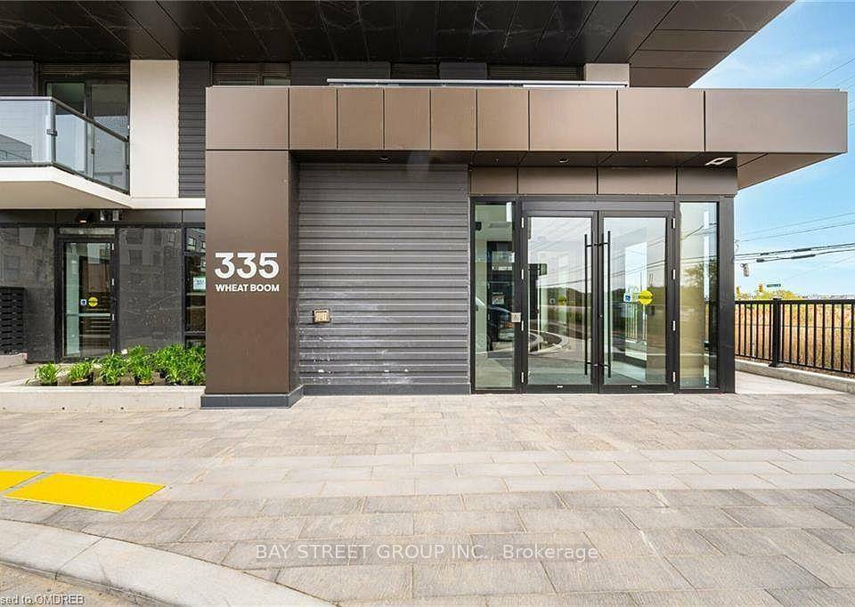 Welcome To This Beautifully, Stylish One Bed, One Bath Condo Unit In Prime Oakville Location Off Dundas amp ; Trafalgar With Stunning West Facing Views.