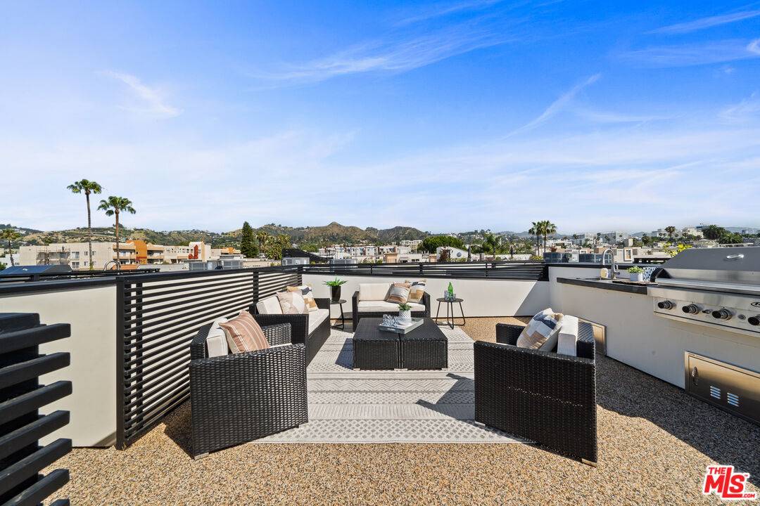 1327 N Fuller Ave 3BR Hollywood Hills East La