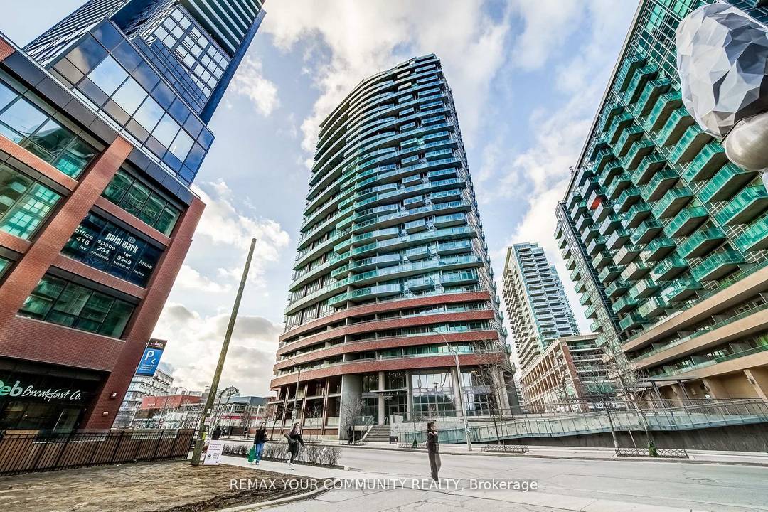 Welcome to a truly exceptional penthouse residence in the heart of Liberty Village.