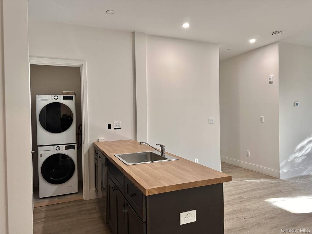 BRAND NEW NEVER LIVED IN ALL STATE OF THE ART MICROWAVE, REFRIGERATOR, STOVE, DISHWASHER, OPEN FLOOR PLAN.