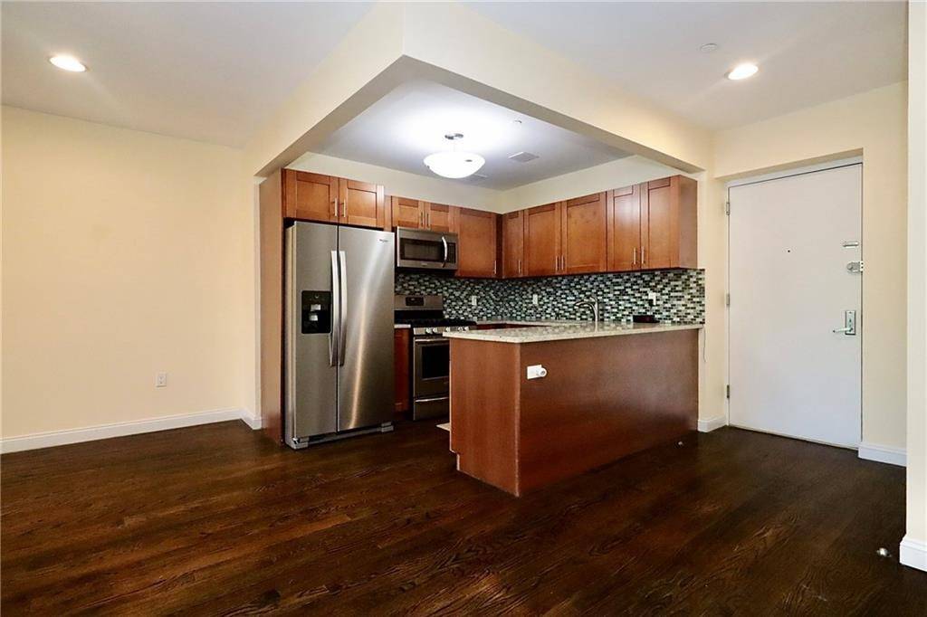 Welcome to Ditmas Park ! Heres a great opportunity to own a condo in one of Brooklyns most sought after luxury buildings, the Waterfalls Condominiums.