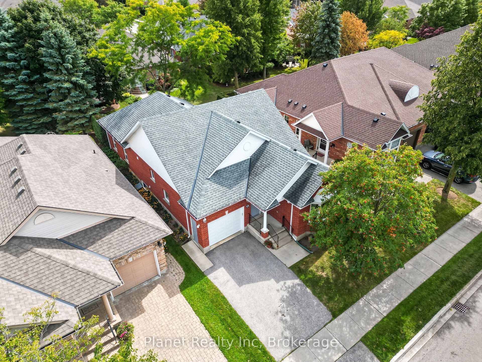 Welcome to 31 Honeysuckle Drive, a bright amp ; open detached bungalow in the Village by the Arboretum.