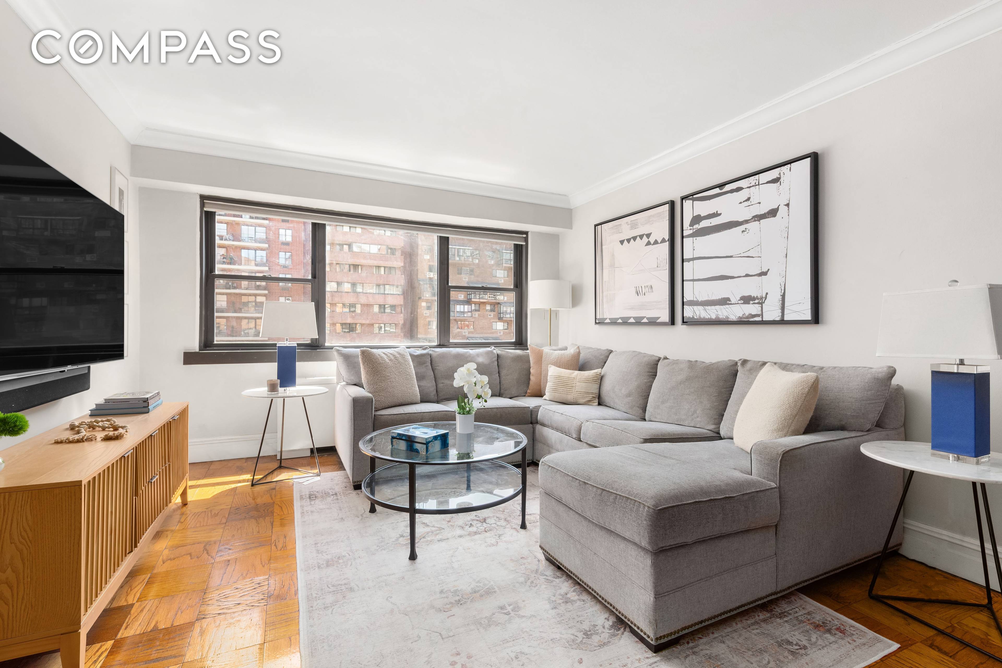 Just Listed ! Contact me to schedule a weekday or weekend showing.