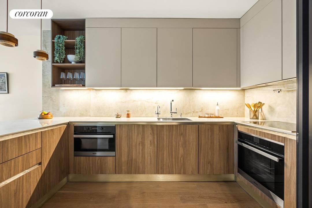 Welcome to Unit 3R at 21 Lefferts Place a thoughtfully designed one bedroom, one bath residence spanning 512 square feet on a quiet, landmarked block in the heart of Clinton ...