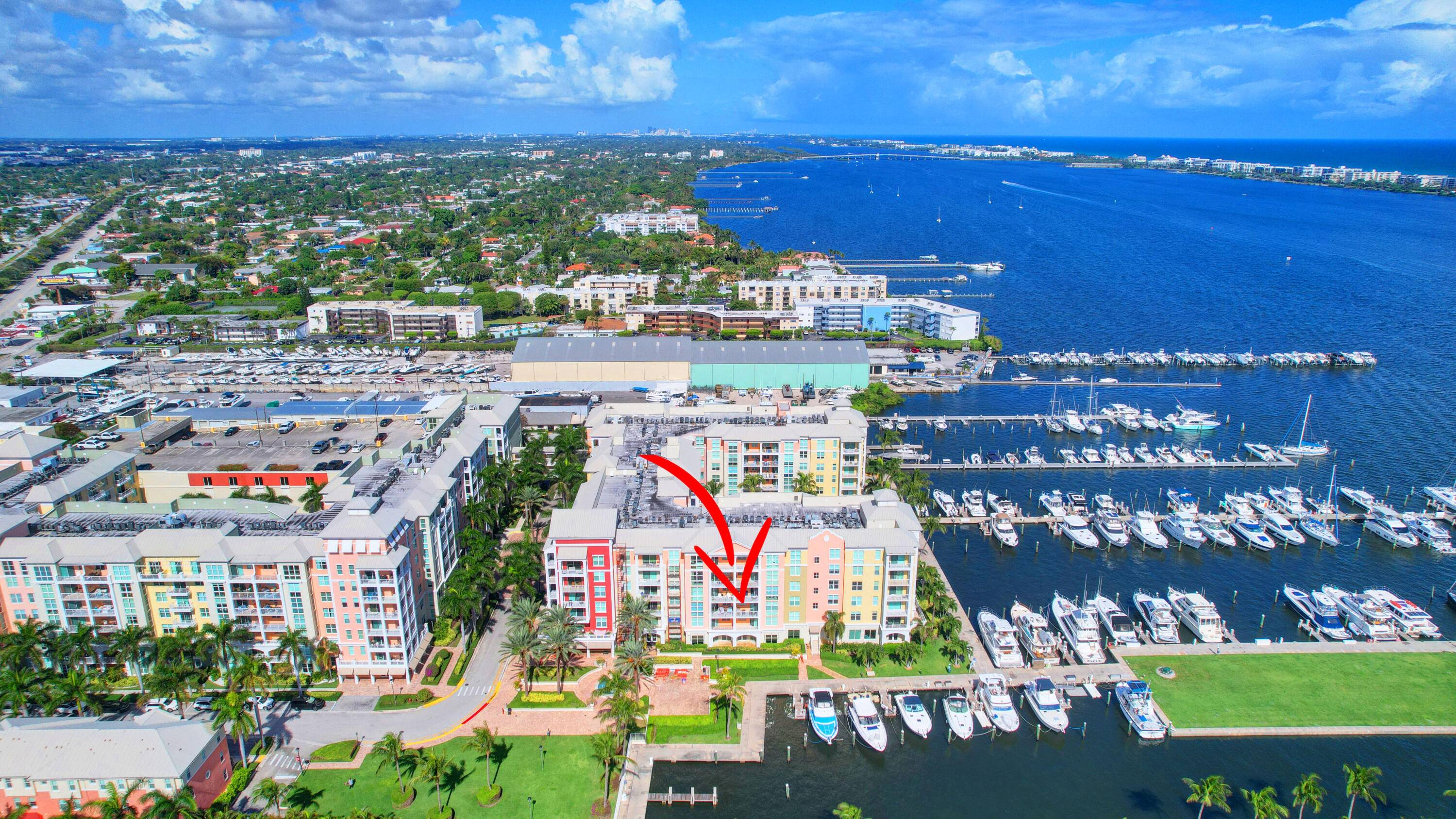 Spectacular Marina and Intracoastal views !