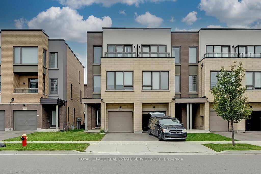This chic, end unit townhome is a true urban gem, offering 3 bedrooms, 4 bathrooms, amp ; abundant natural light directly across from the vibrant Uptown Core.