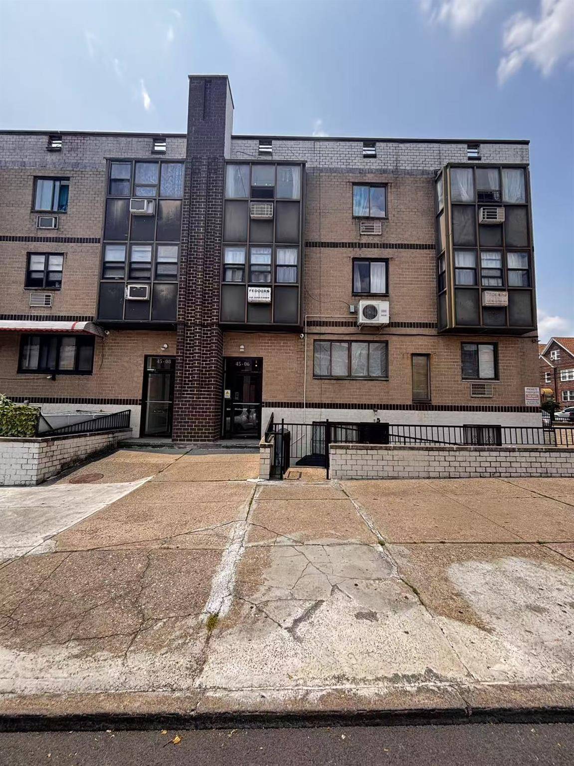 Featuring 2 spacious bedrooms, 1.