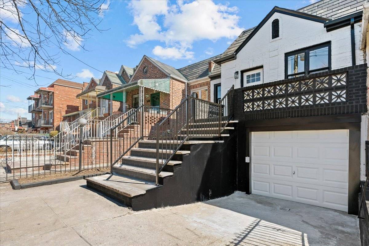 This beautifully rebuilt brick mother daughter house offers modern living with exceptional functionality.