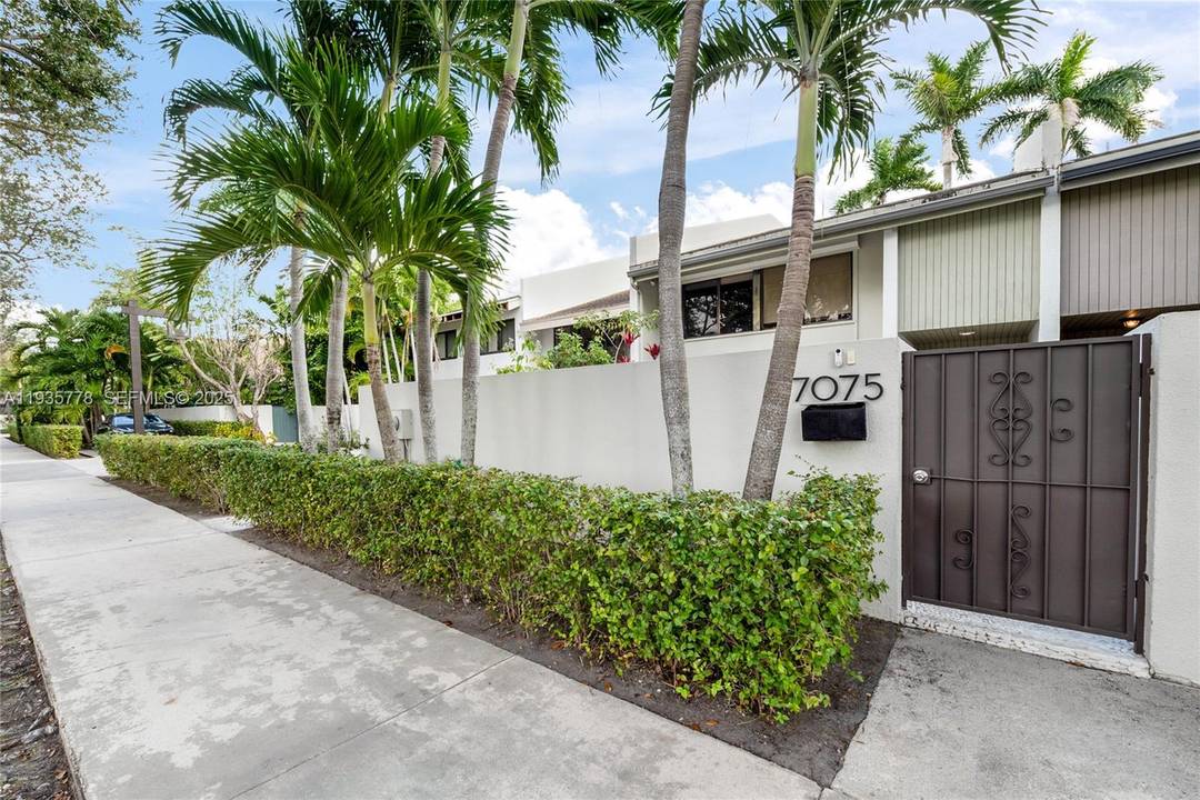 Beautifully renovated 3 bedroom, 2.