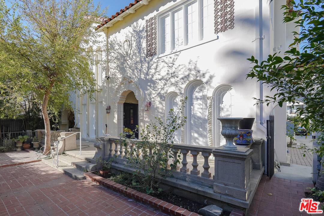 1815 Grace 2BR Hollywood Hills East La