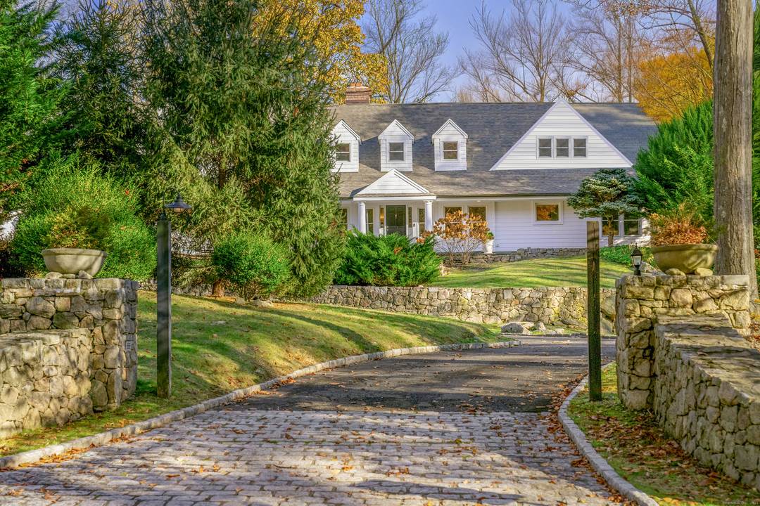 Sophisticated, timeless, and flawlessly reimagined, this 7, 600 sq ft transitional Hamptons style Colonial Cape delivers luxury living with effortless ease.