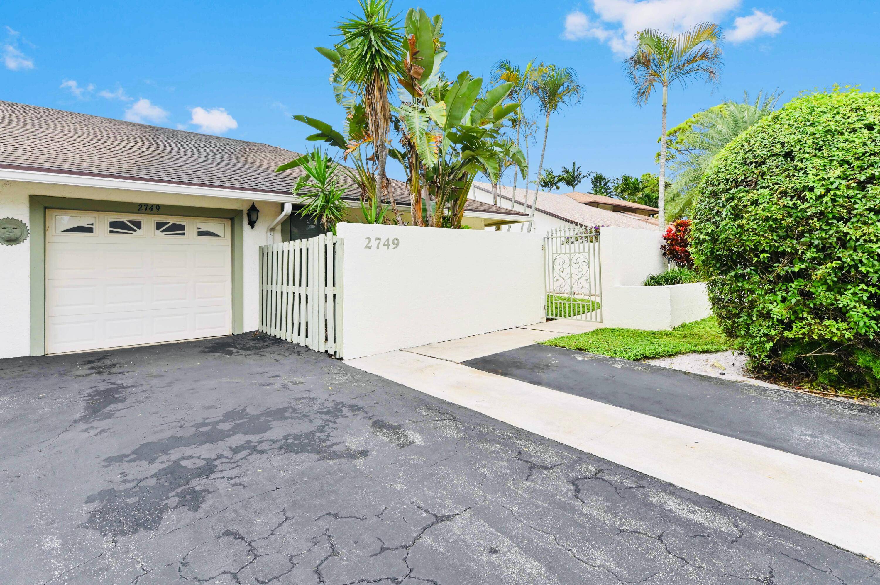 Great opportunity to own in Delray's highly desirable WoodLake community !