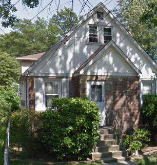 A Beautiful House In Prime Residential Area, 3 Bedrooms, 3 Bath, Kitchen, Living amp ; Dining, Pvt Driveway, Basement, Rental Potential, Low Taxes, Building Size 1, 176 Prime Location, Shops, ...
