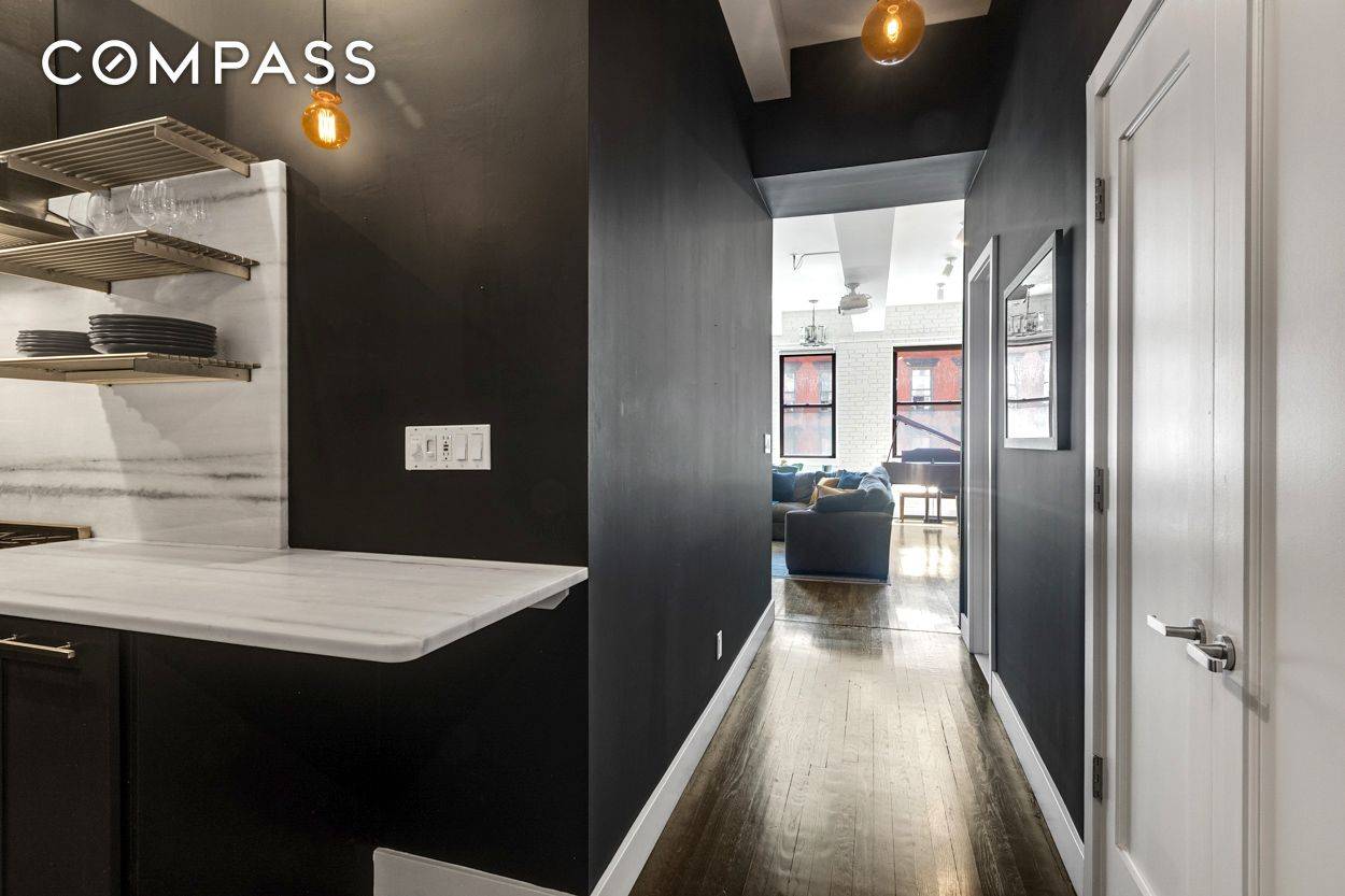 Light Filled Over Sized Loft w 11.