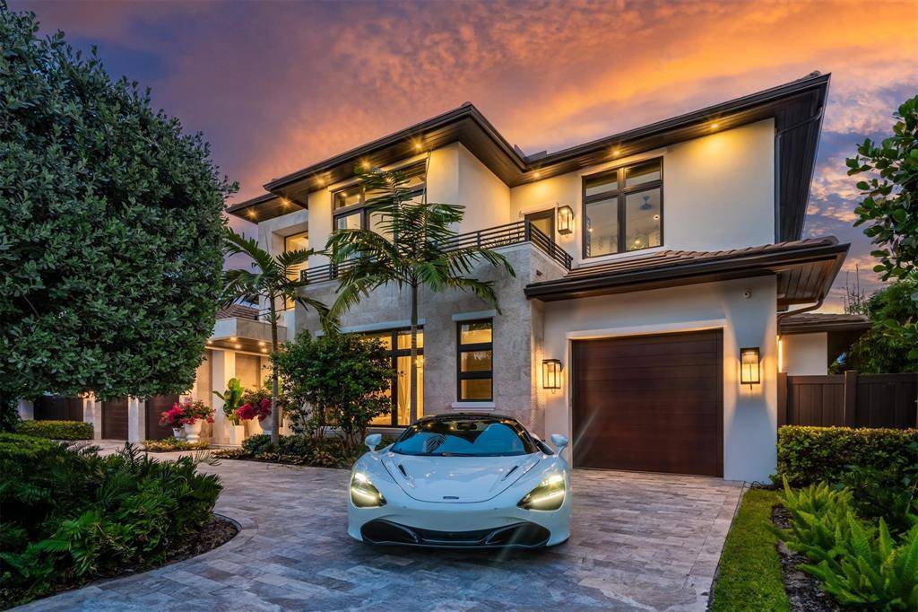 Timeless waterfront Masterpiece in exclusive Harbor Beach !