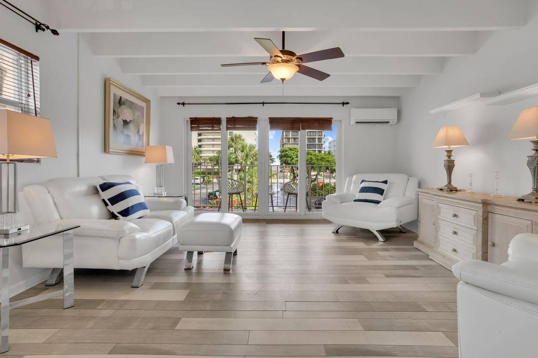 Live by the water ! This beautiful, charming 55 community on the Intracoastal water, across from the Ocean and Beaches.