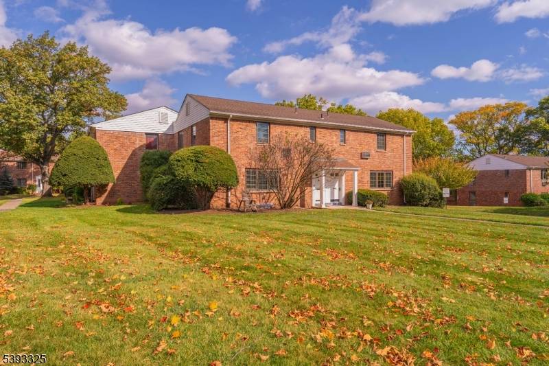 Welcome to your dream townhouse !