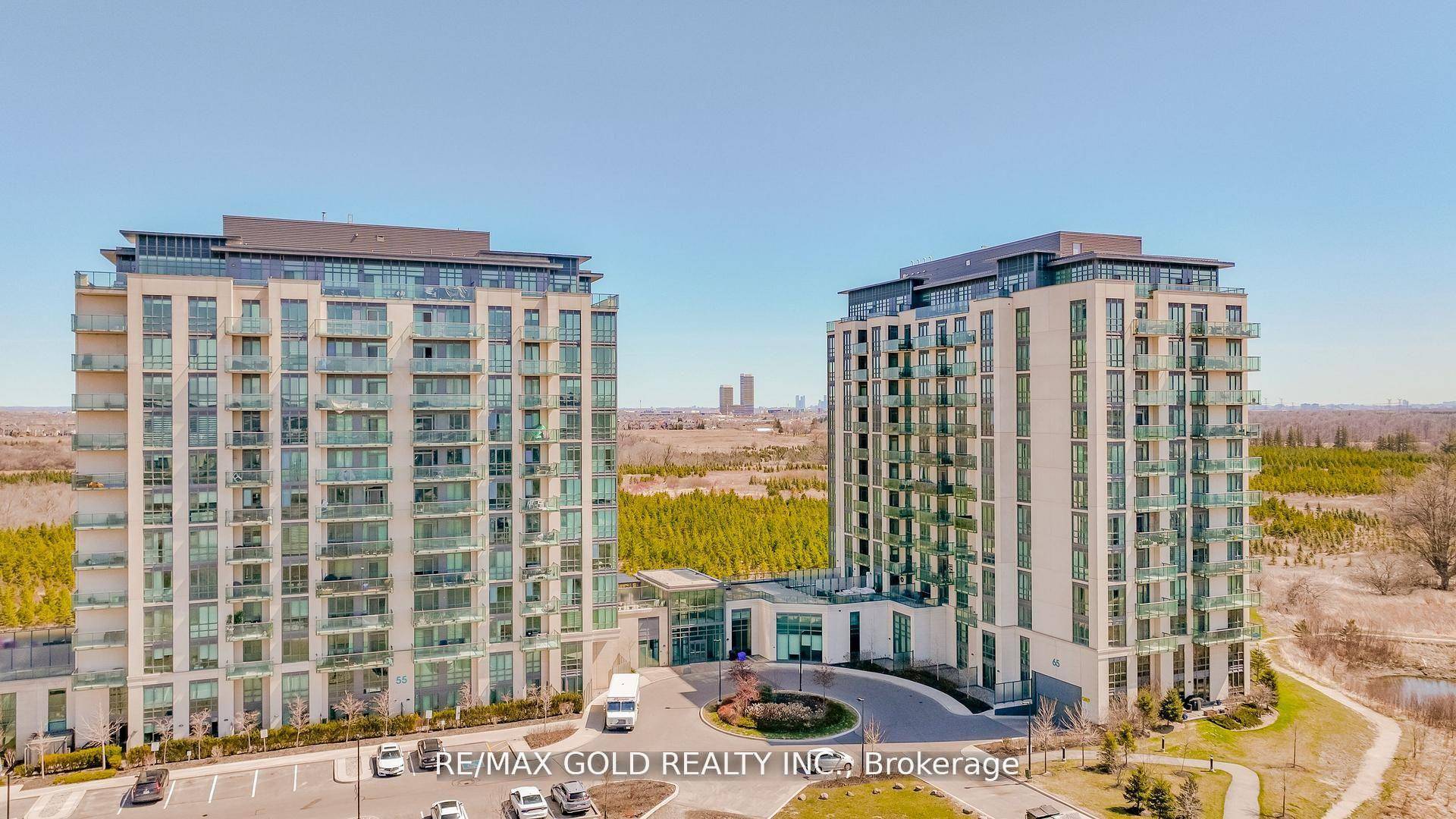 Welcome to the highly sought after Cocoon Condos where city living meets nature !