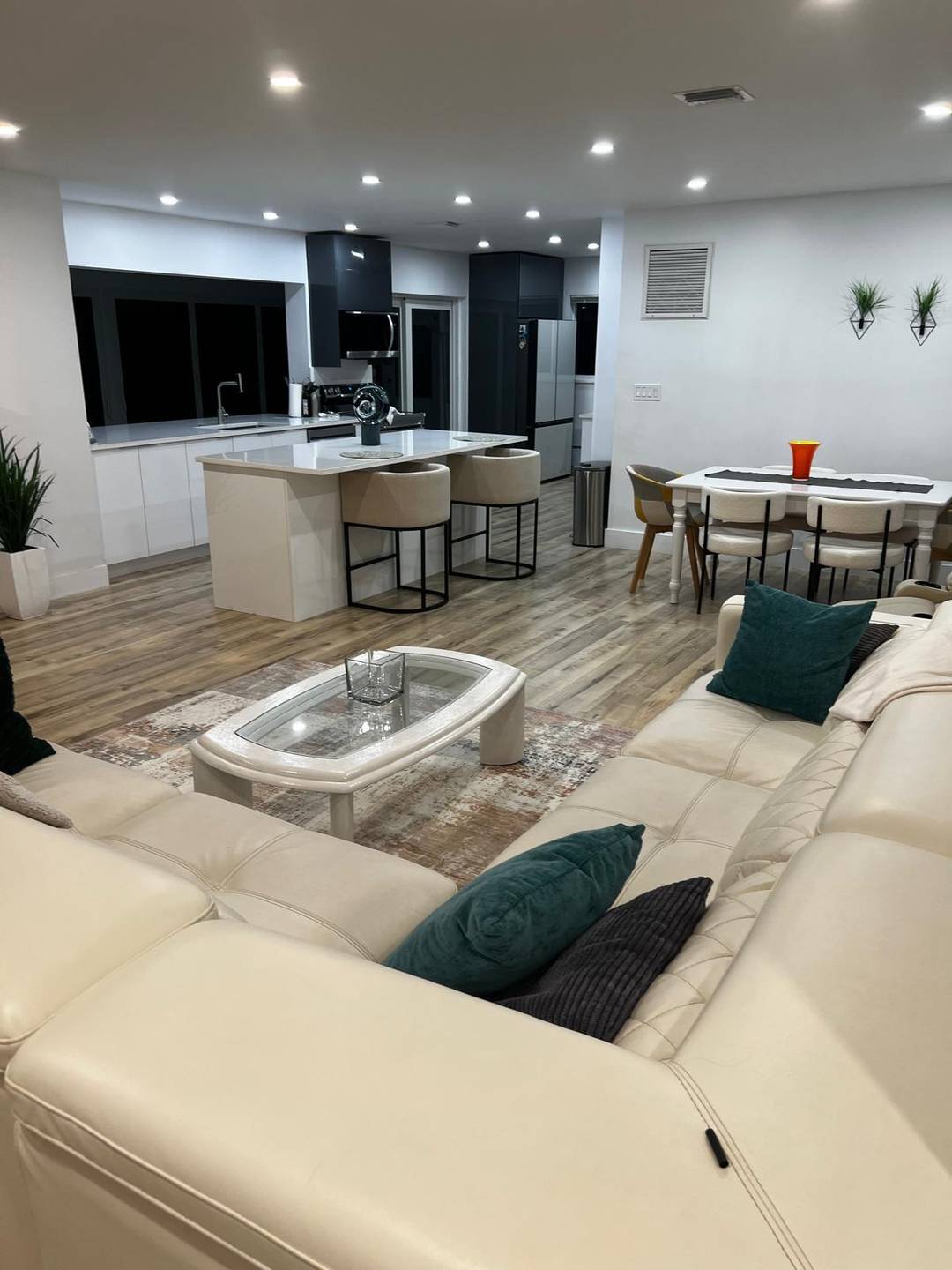 Beautifully renovated 2 bedroom, 2 bath residence with a versatile den that can easily function as a third bedroom or home office.