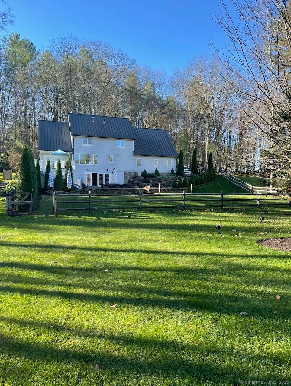 Salisbury Getaway Experience the ultimate summer retreat in this stunning seasonal rental, located on one of Salisbury's most coveted streets in the heart of town.