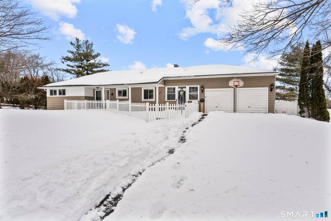 Opportunity awaits to rent this beautiful single family home just minutes from Trumbull Center.