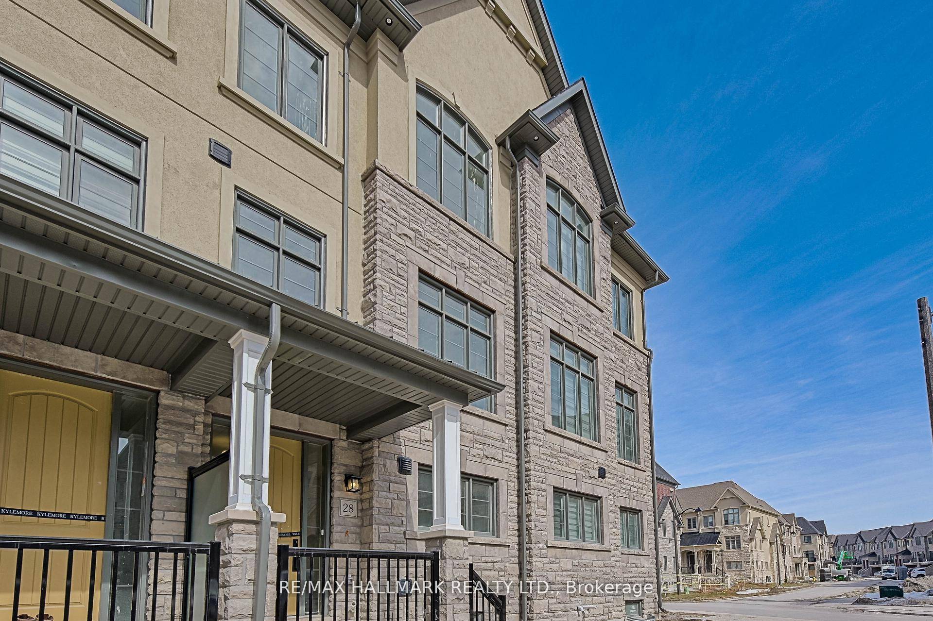 Welcome To 28 Gardeners Lane, An Exceptional, Never Before Lived In Kylemore Brownstones Townhome Located In Markham's Most Prestigious Angus Glen Community.