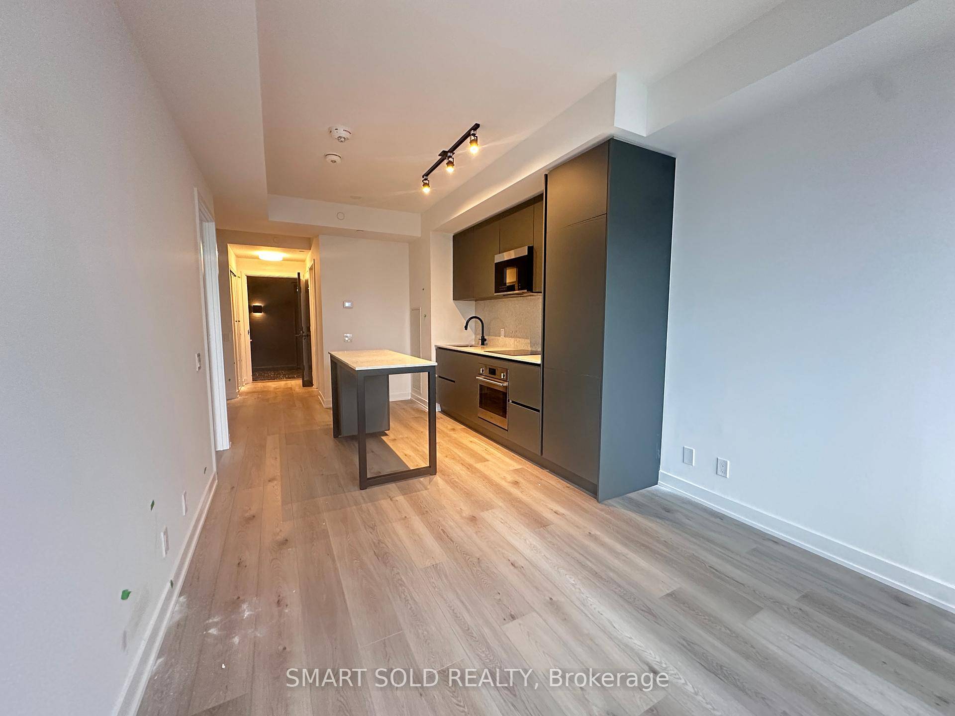 Peter Adelaide Condos In The Heart Of Downtown Toronto With Unobstructed View.
