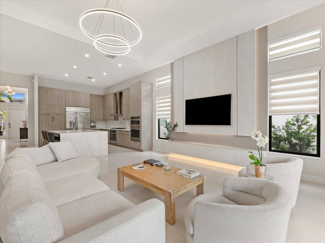 Welcome to this stunning 2025 built home in Lotus Edge.