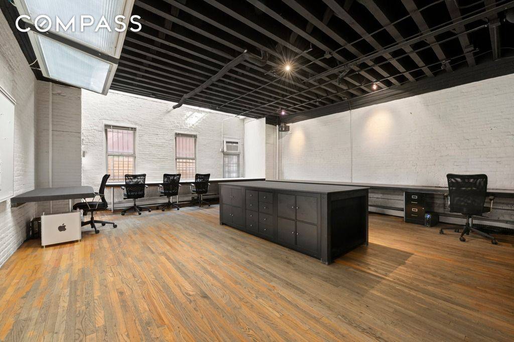 Duplex Maisonette Loft in the Heart of Tribeca.