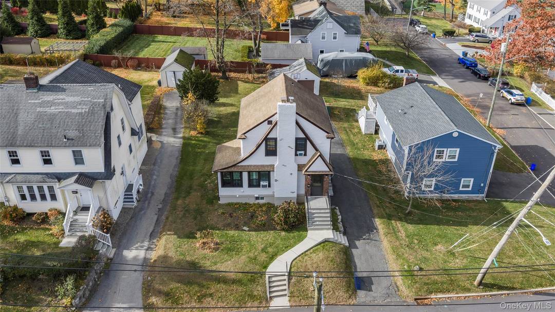 Welcome home to this charming, beautifully maintained 3 bedroom, 1 bath residence.