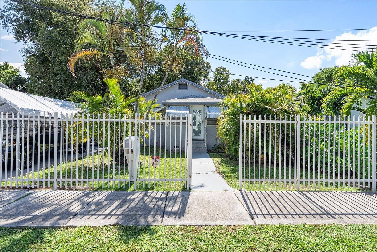 Welcome to Florida's living at its best !