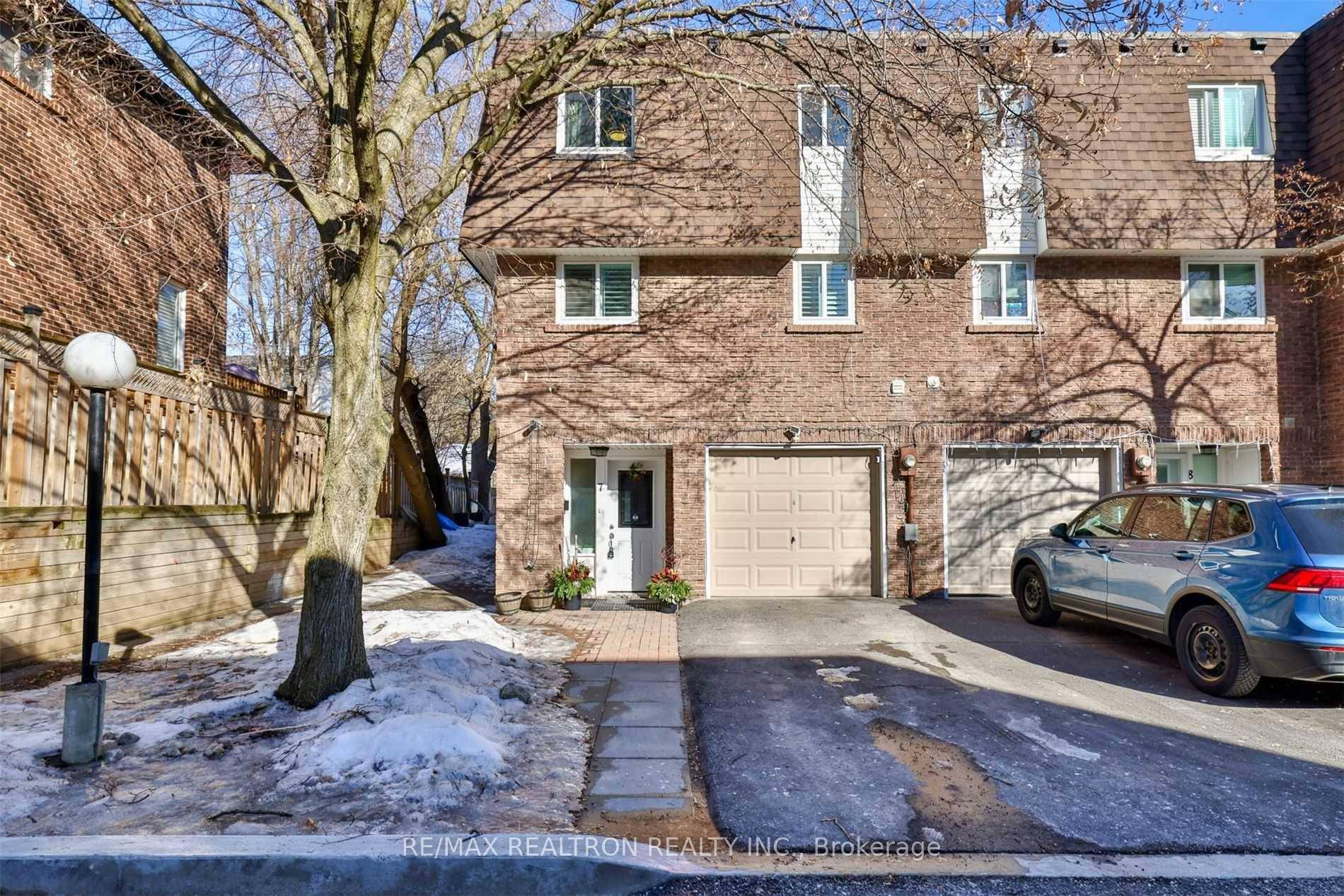 This premium end unit townhome in the heart of Thornhill offers a spacious, open concept layout designed for modern family living.