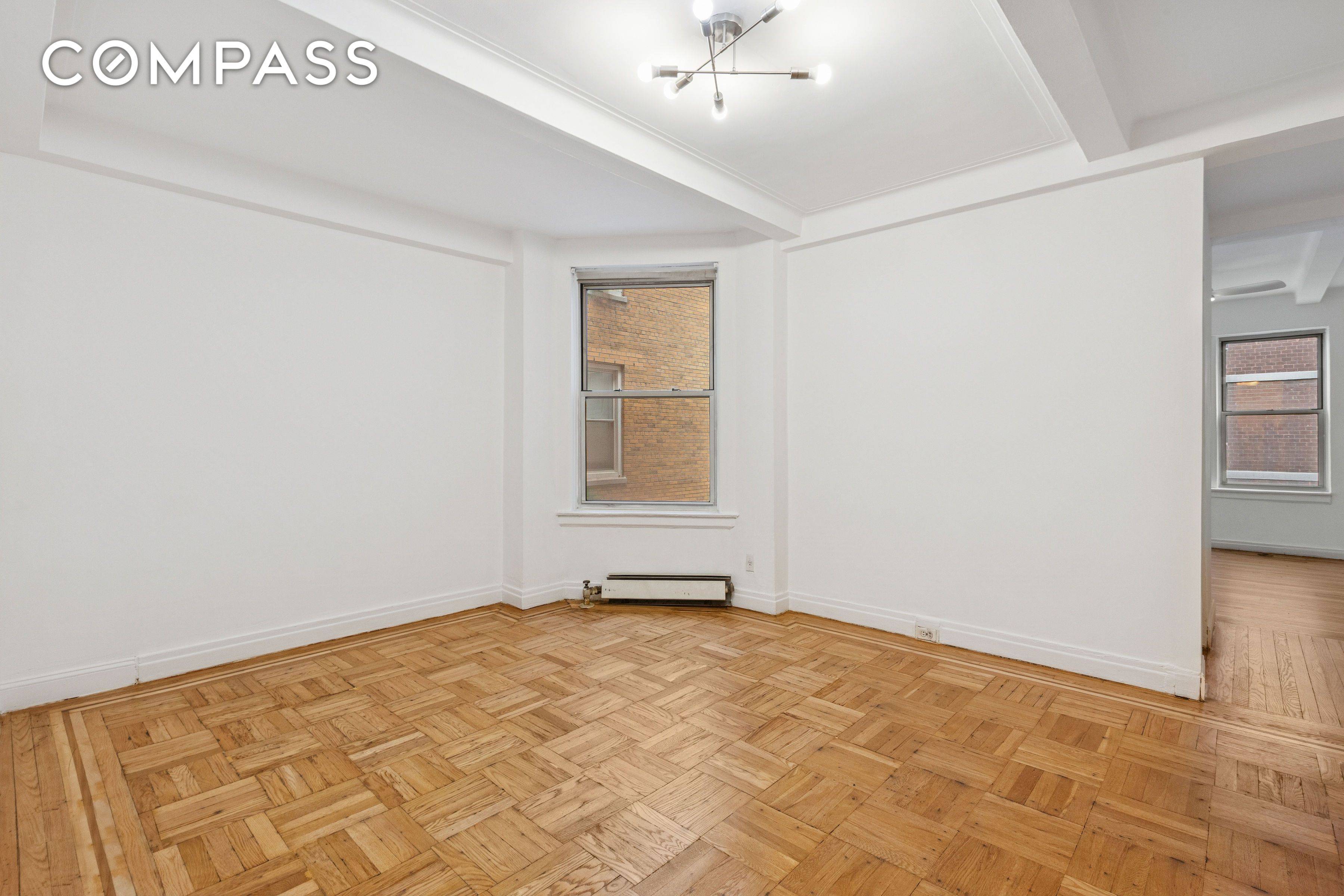 PRIME MIDTOWN WEST OPPORTUNITY This gem is quietly situated in one of Midtown s loveliest buildings on one of the loveliest blocks.