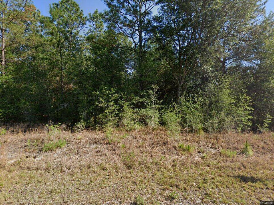 Enjoy peaceful living in the heart of Dunnellon with this beautiful lot on SW Audubon Ave.