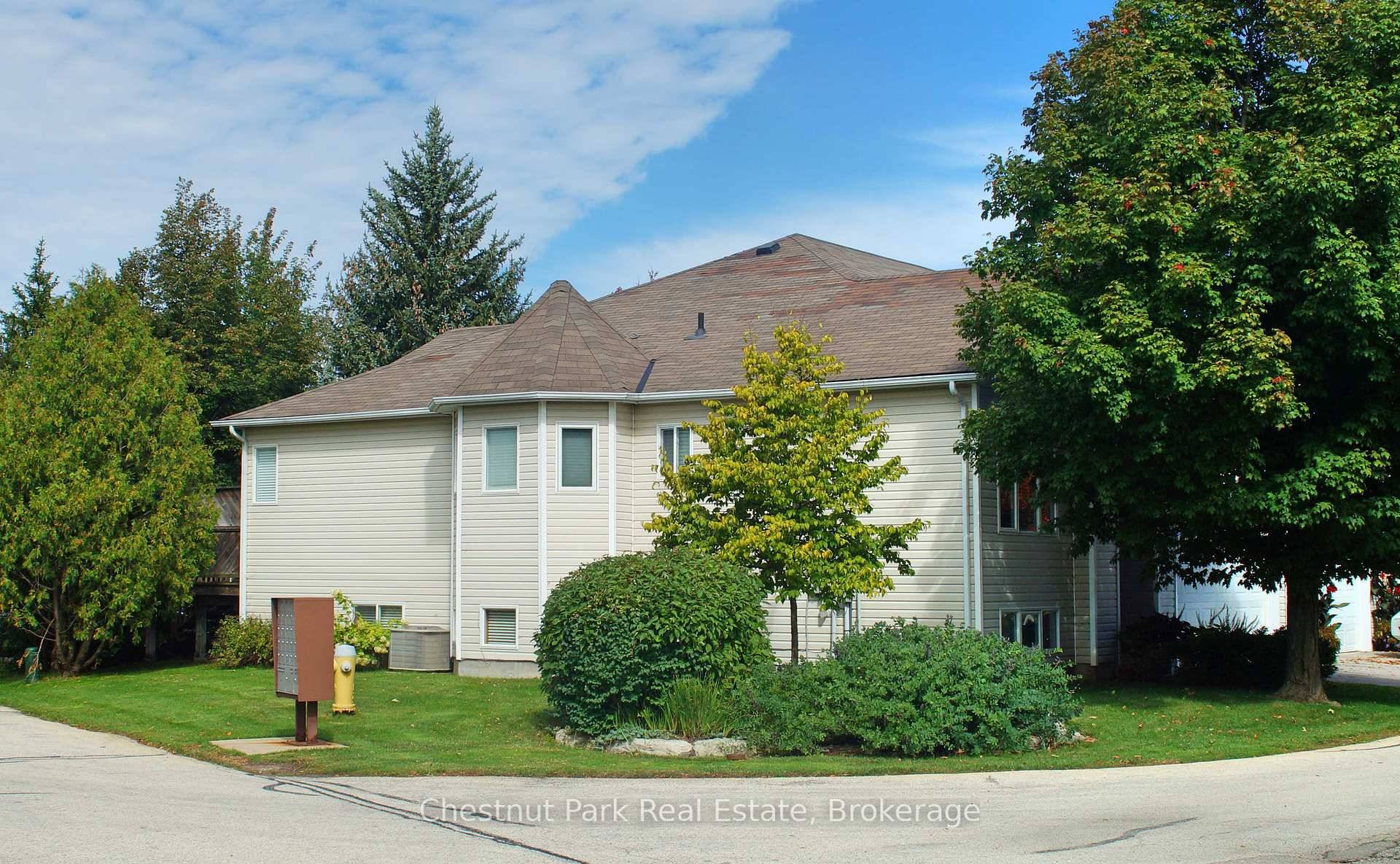 2025 2026 SKI SEASON LEASE NOW AVAILABLE IN THE CRANBERRY LINKS INCLUSIVE OF UTILITIES AND PETS CONSIDERED This spacious 4 bedroom and 3 bath townhouse offers a double car garage ...