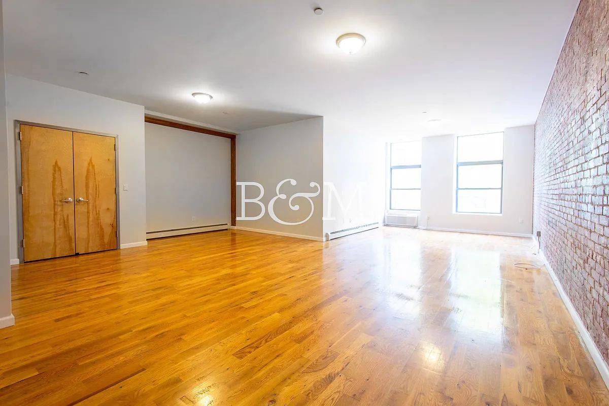 Our thoughts... Welcome to Apartment 2H at 128 Wythe Avenue a spacious, light filled studio loft in one of North Williamsburg s most iconic former factory buildings, ideally situated at ...