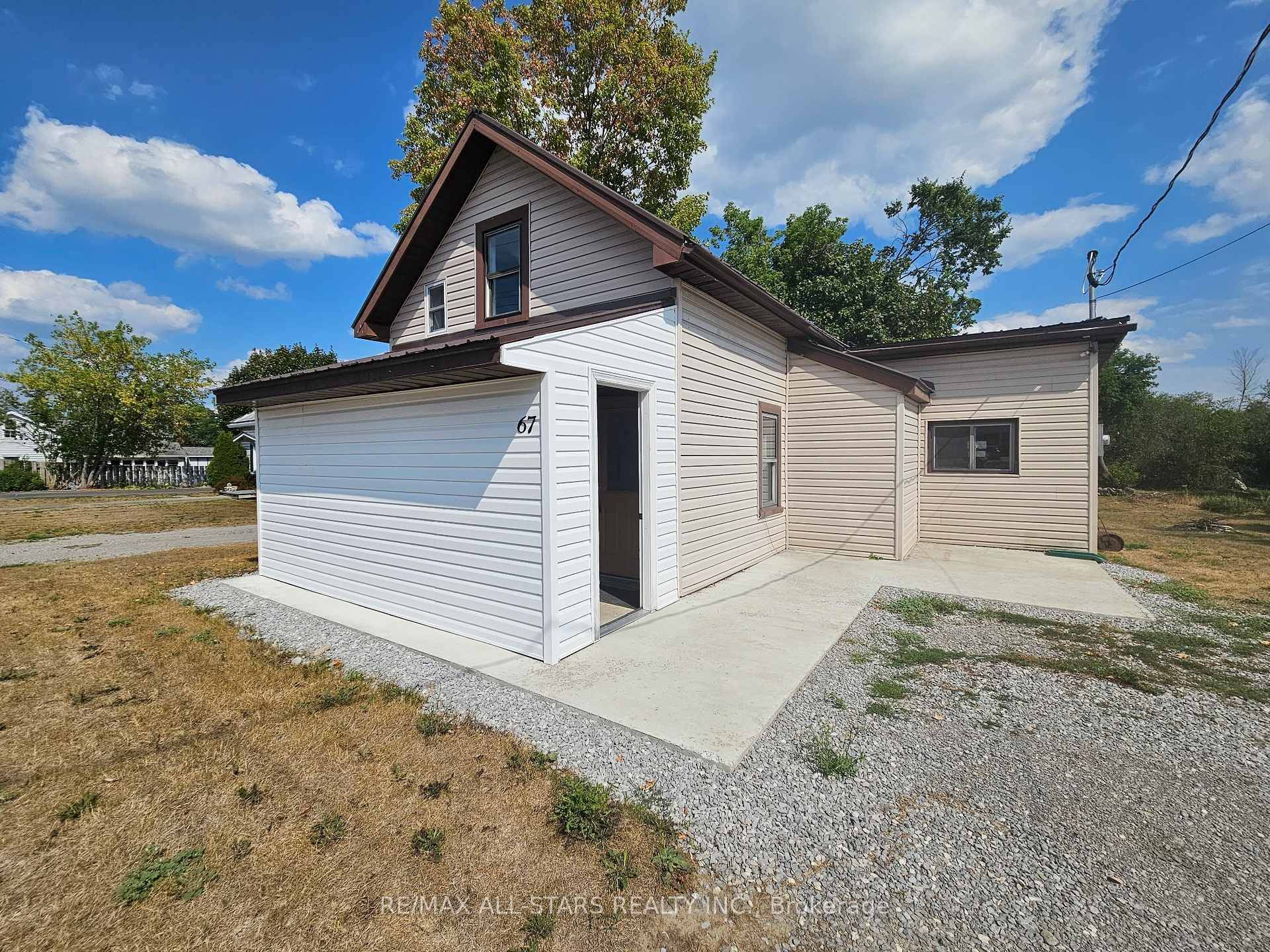 Welcome to this delightful 3 bedroom, 1 bath, ideally situated in the vibrant community of Fenelon Falls, right in the scenic Kawartha Lakes region.