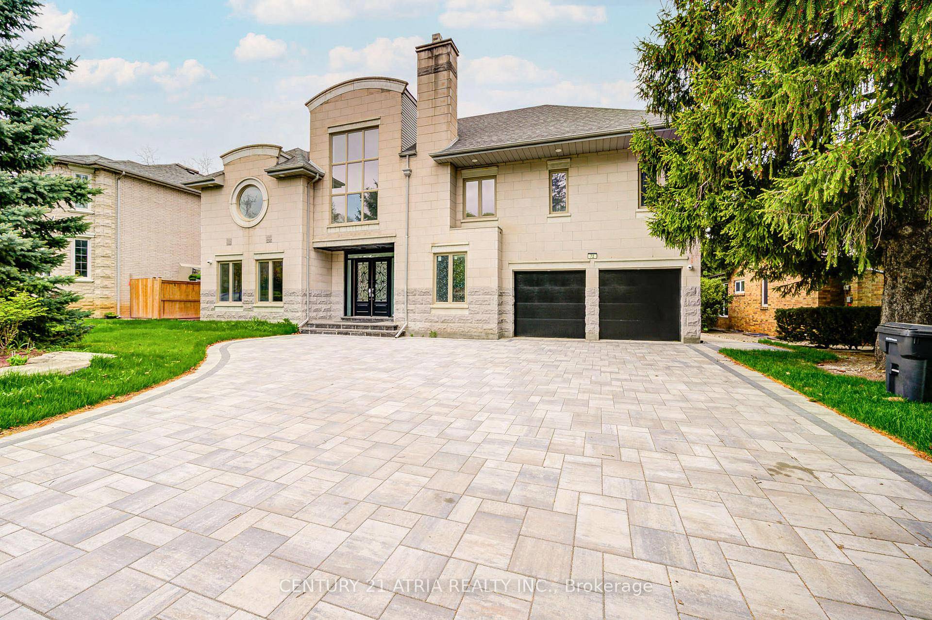 Luxurious Newly renovated detached home Nestled in the Sought after York Mils st Andrews Area.