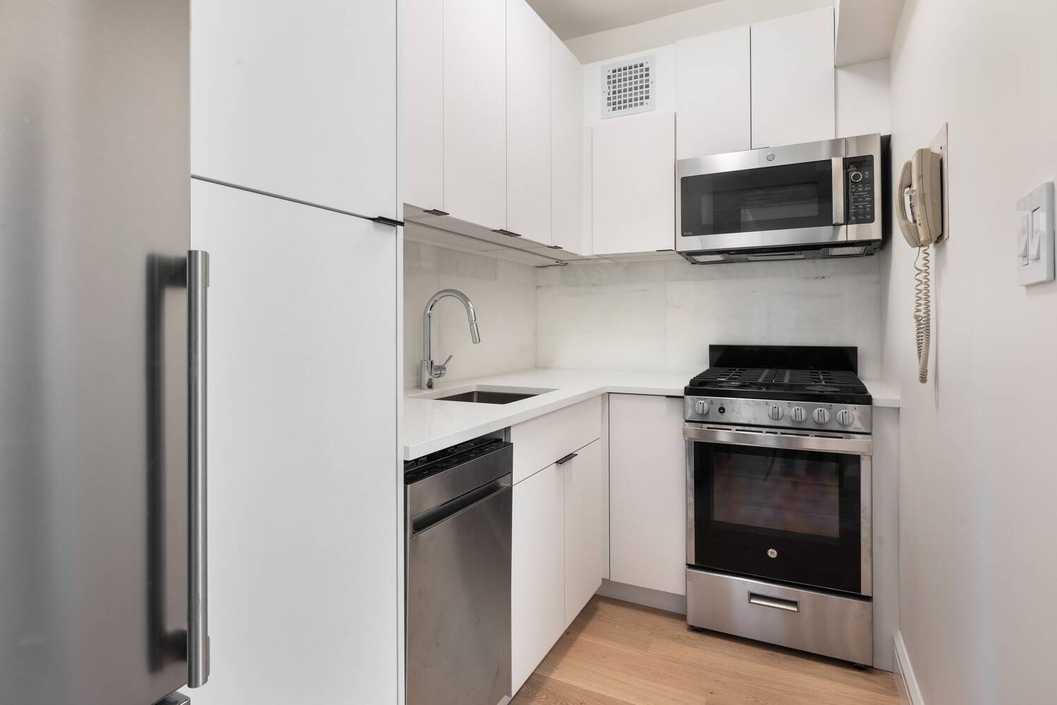 NO BOARD APPROVAL FOR MINT RENOVATED, 1BR, MOVE IN READY APARTMENT !