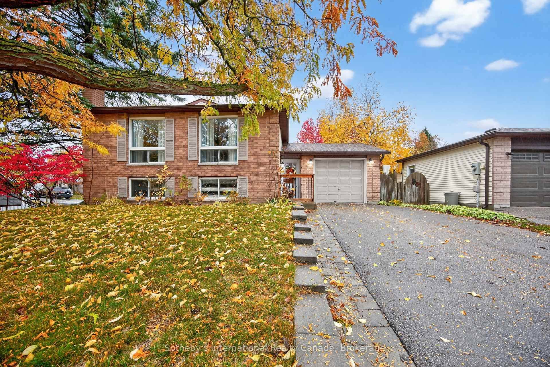 Welcome to this beautiful 3 1 bedroom, 2 full bathroom raised bungalow perfectly situated on a spacious corner lot in a family friendly neighbourhood in Sunnidale, Barrie.