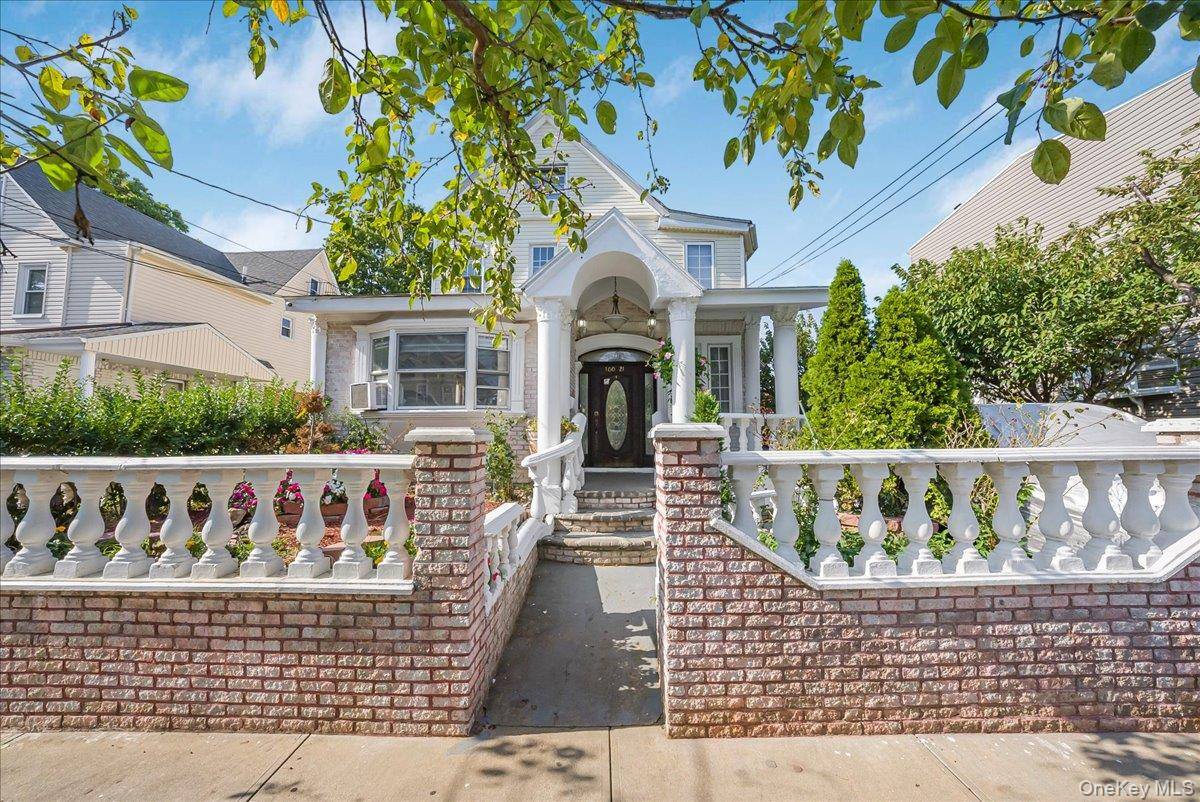 In the Richmond Hill section of Queens, this detached multi family home is in great condition.