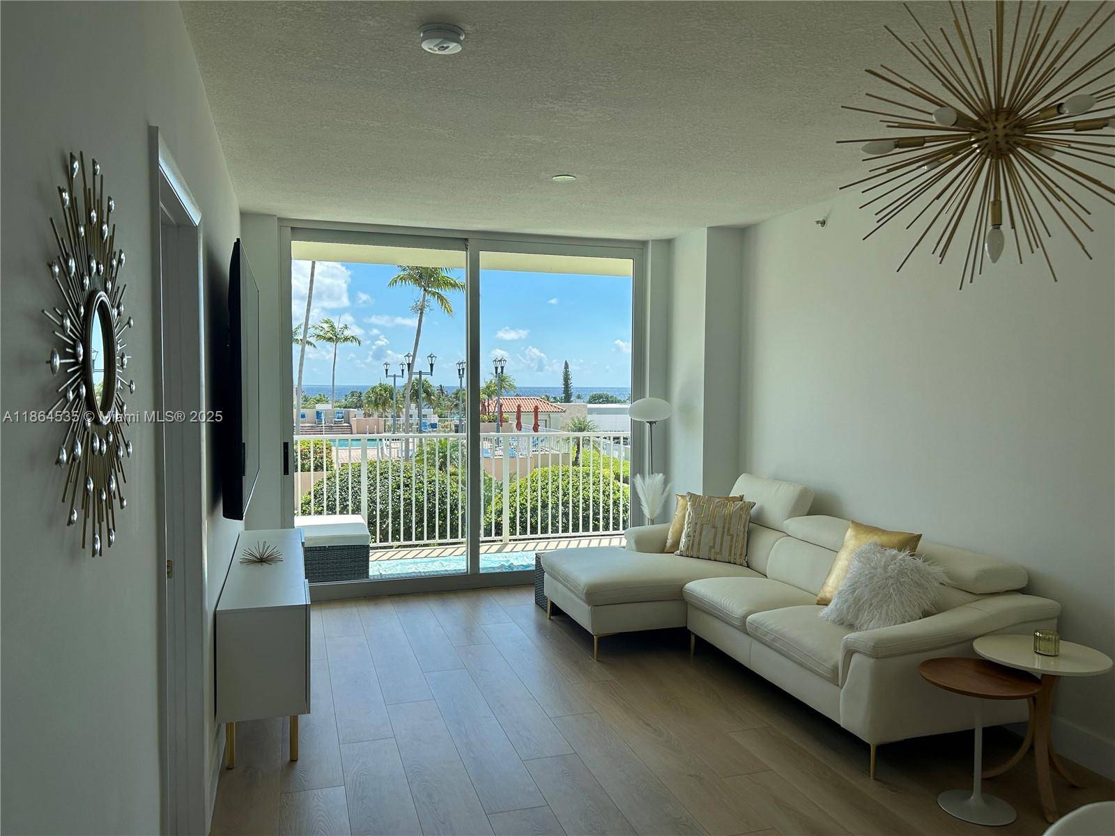 GORGEOUS OCEAN VIEW CONDO !