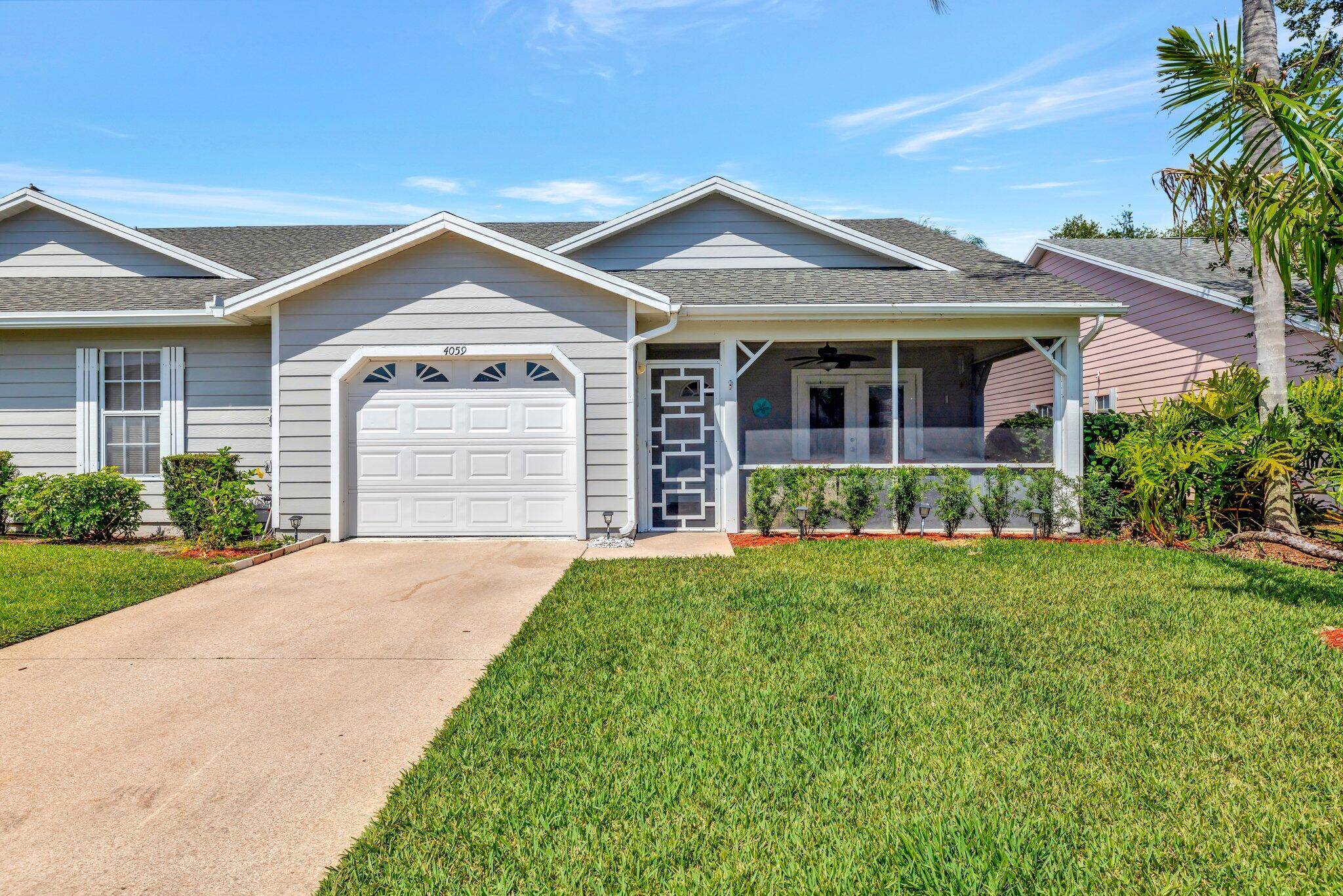 Enjoy peaceful golf club community on the south end of Ft.